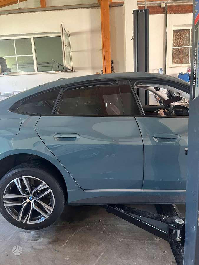 BMW i4 Bmw i4 dalimis