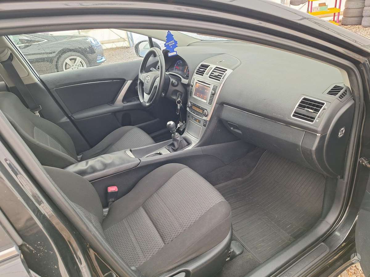 Toyota Avensis - 9