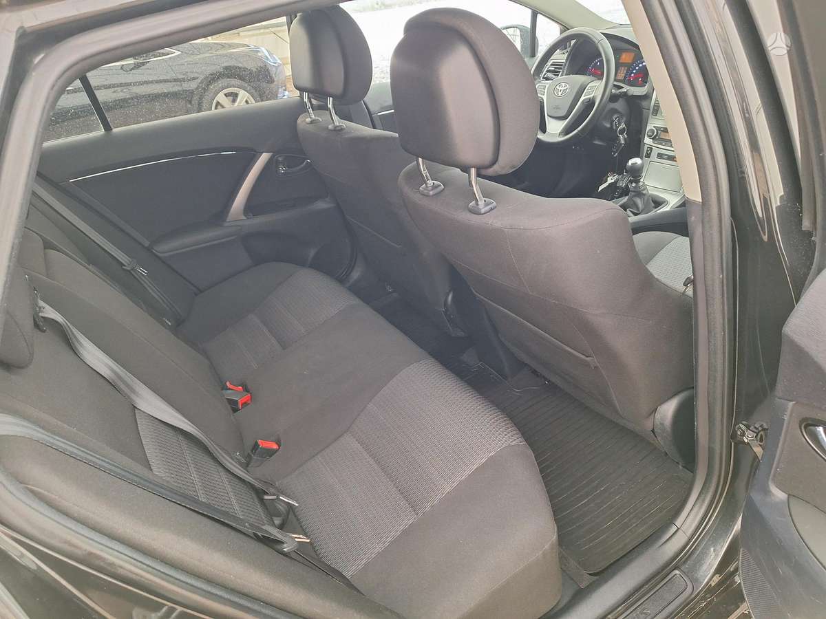 Toyota Avensis - 10