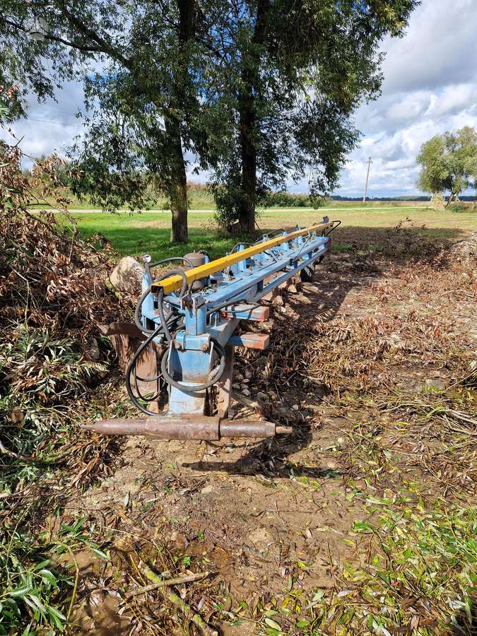 Överum Lh, ploughs