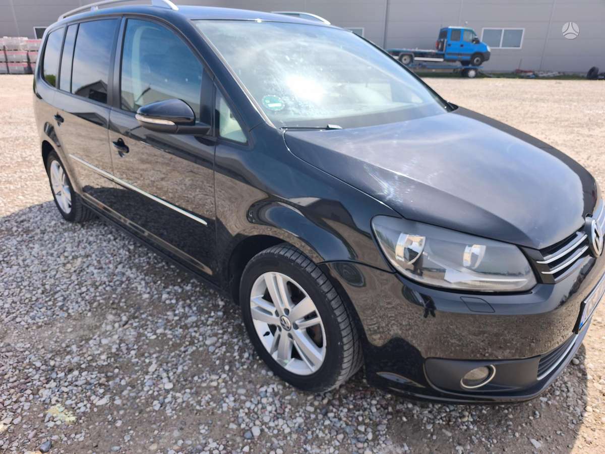 Volkswagen Touran - 1
