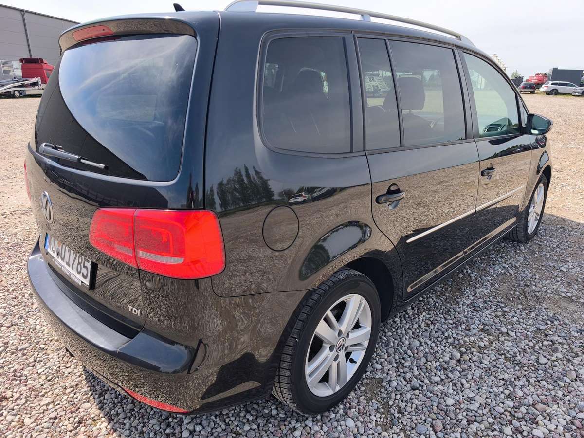 Volkswagen Touran - 4