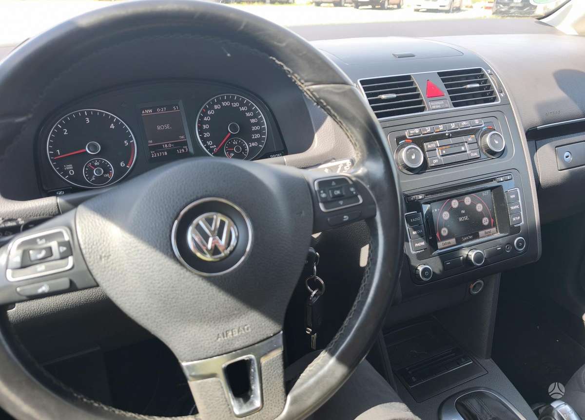 Volkswagen Touran - 6