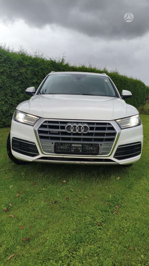 Audi Q5, 2.0 l., Минивэн