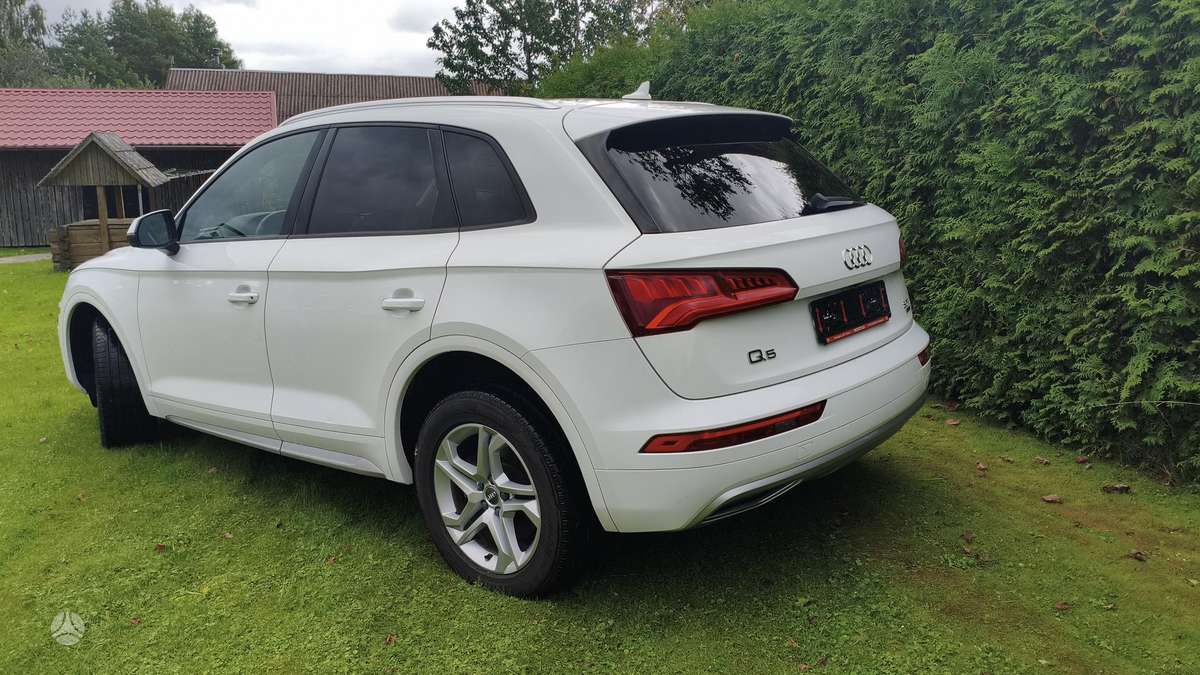 Audi Q5, 2.0 l., Минивэн