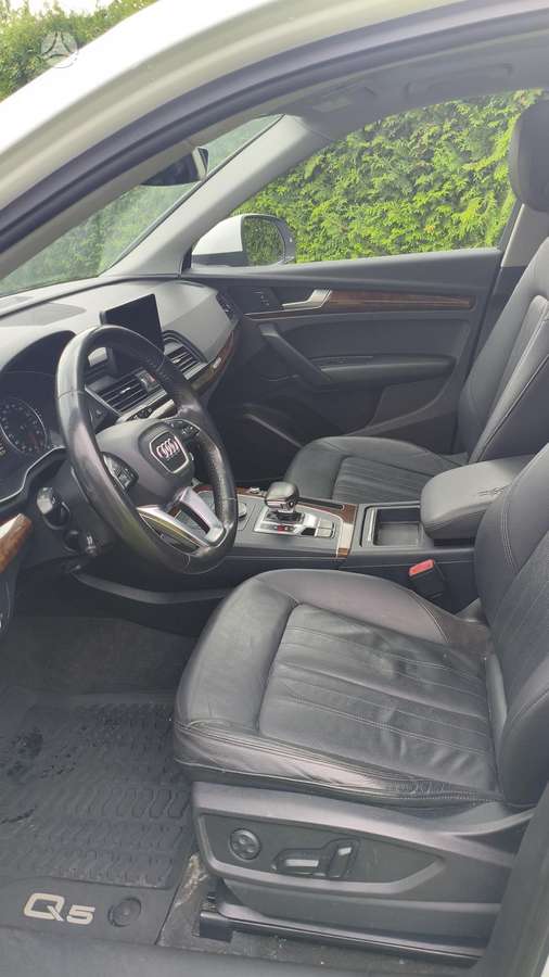 Audi Q5, 2.0 l., Минивэн
