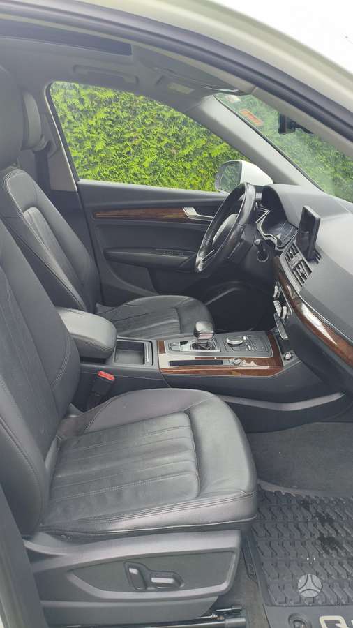 Audi Q5, 2.0 l., Минивэн