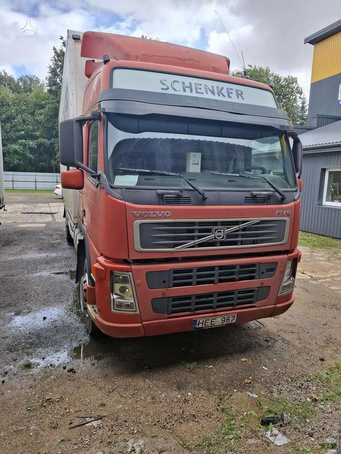 Volvo Fm9, isothermal trucks
