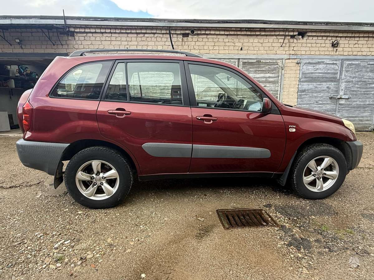 Toyota RAV4 - 4