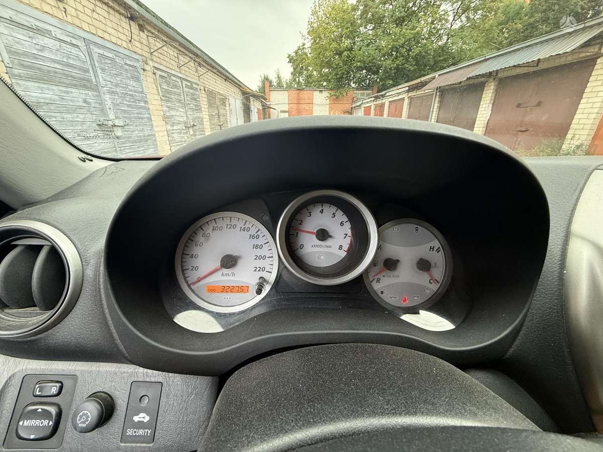 Toyota RAV4 - 6