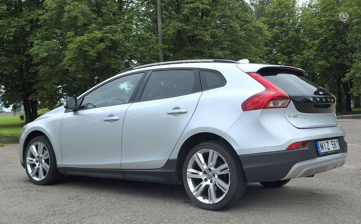 Volvo V40 Cross Country - 2