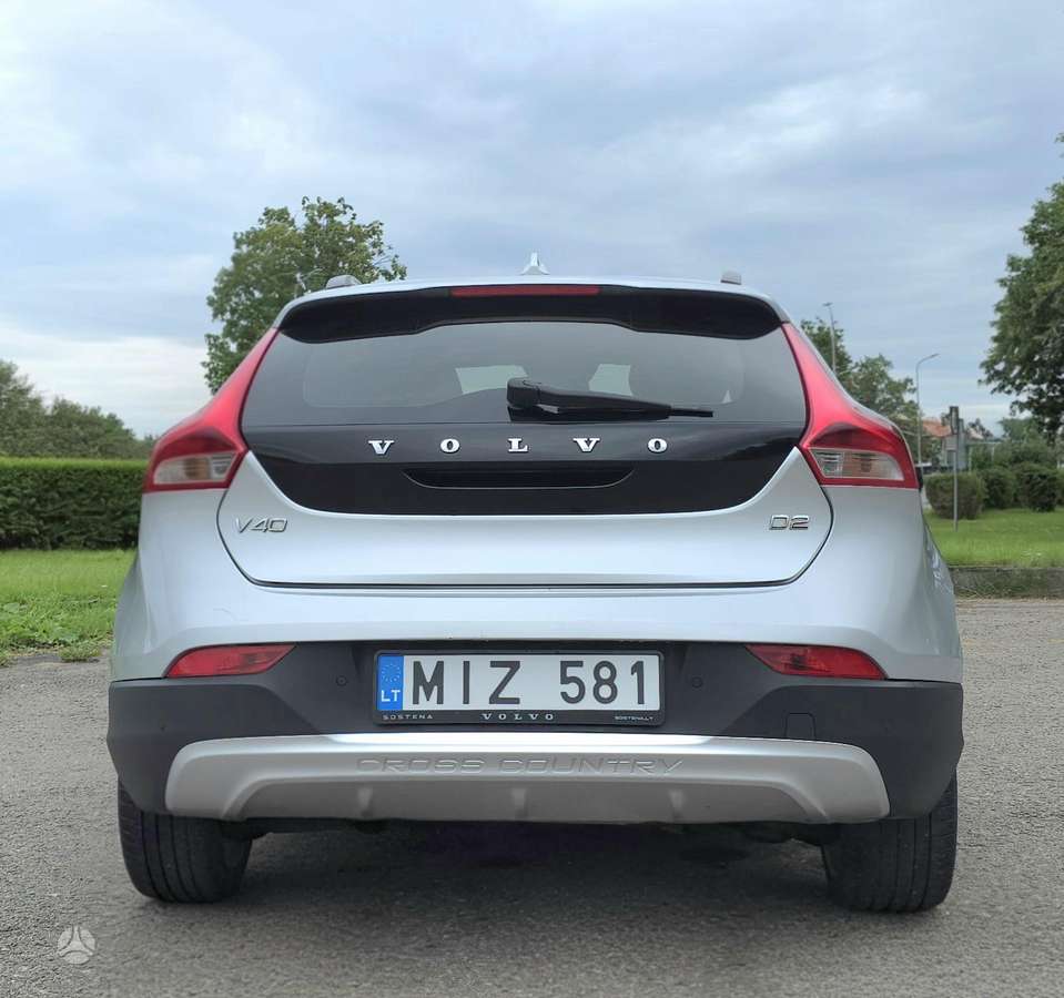 Volvo V40 Cross Country - 4