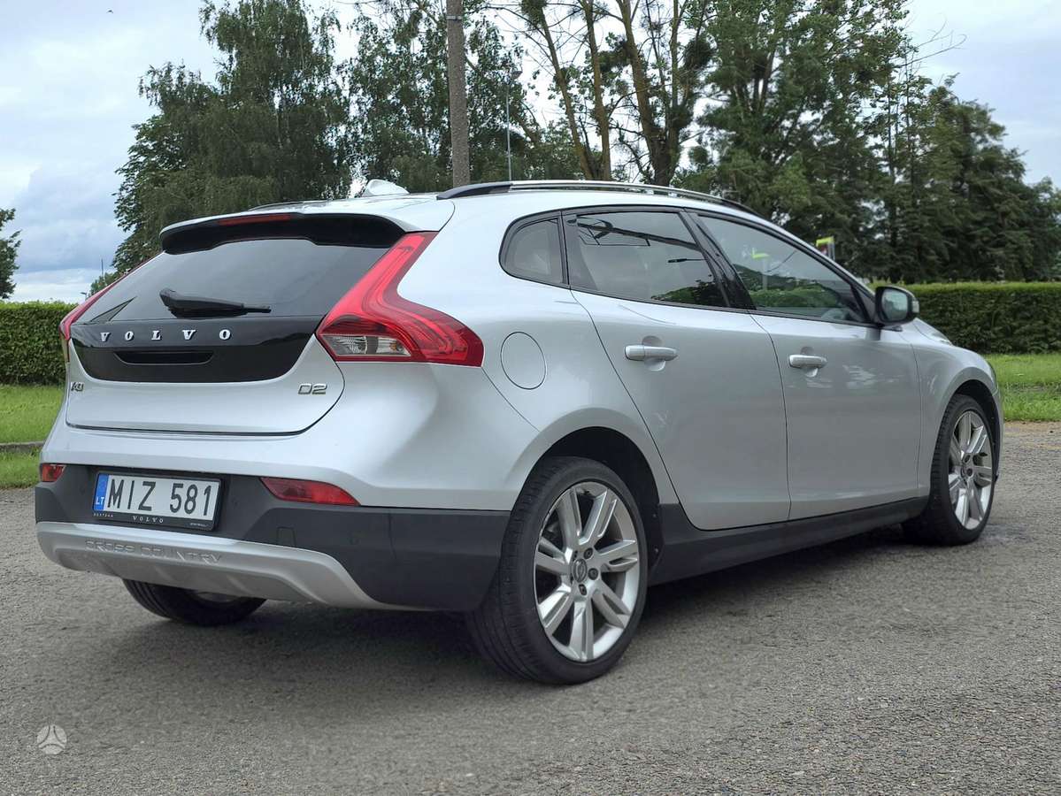 Volvo V40 Cross Country - 5