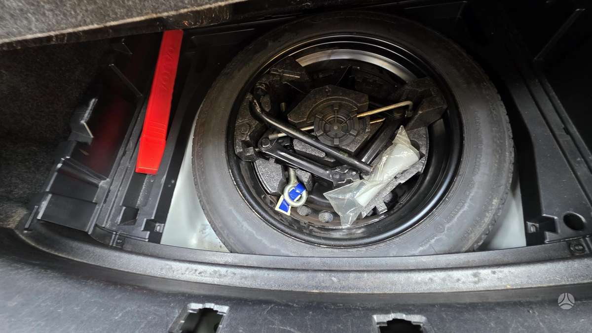 Volvo V40 Cross Country - 6