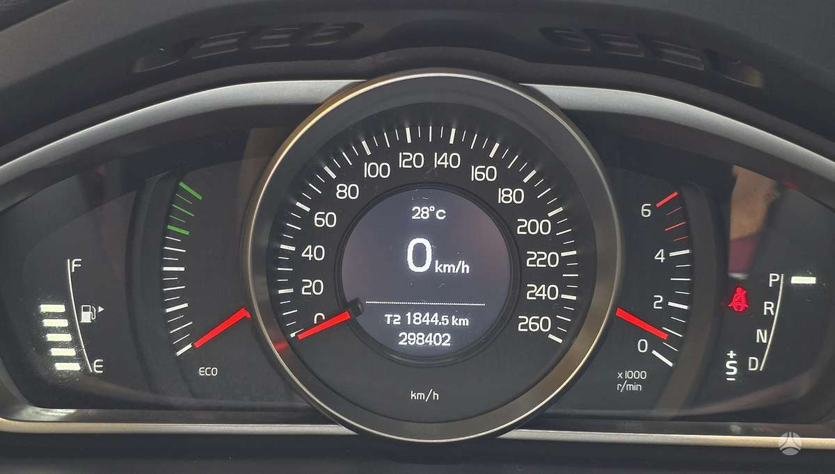 Volvo V40 Cross Country - 9
