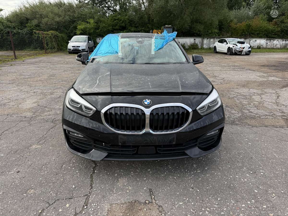 BMW 118, 1.5 l., hatchback