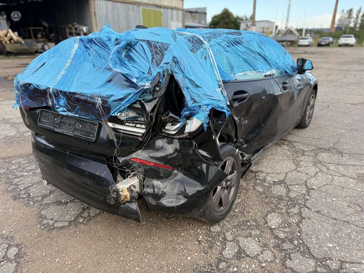 BMW 118, 1.5 l., hatchback