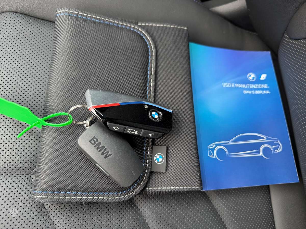 BMW i5, sedanas