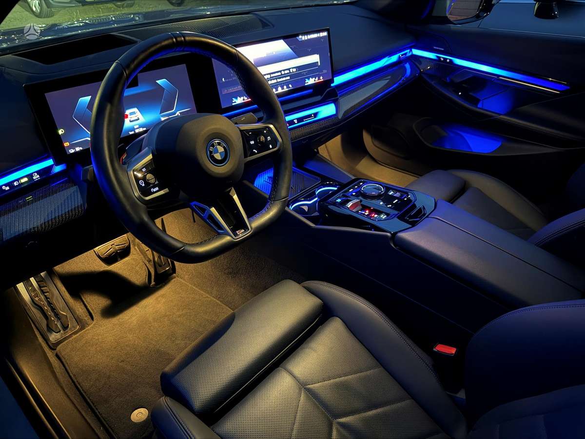 BMW i5, sedanas