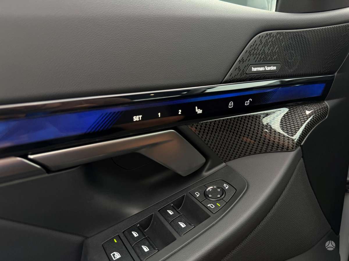 BMW i5, Седан