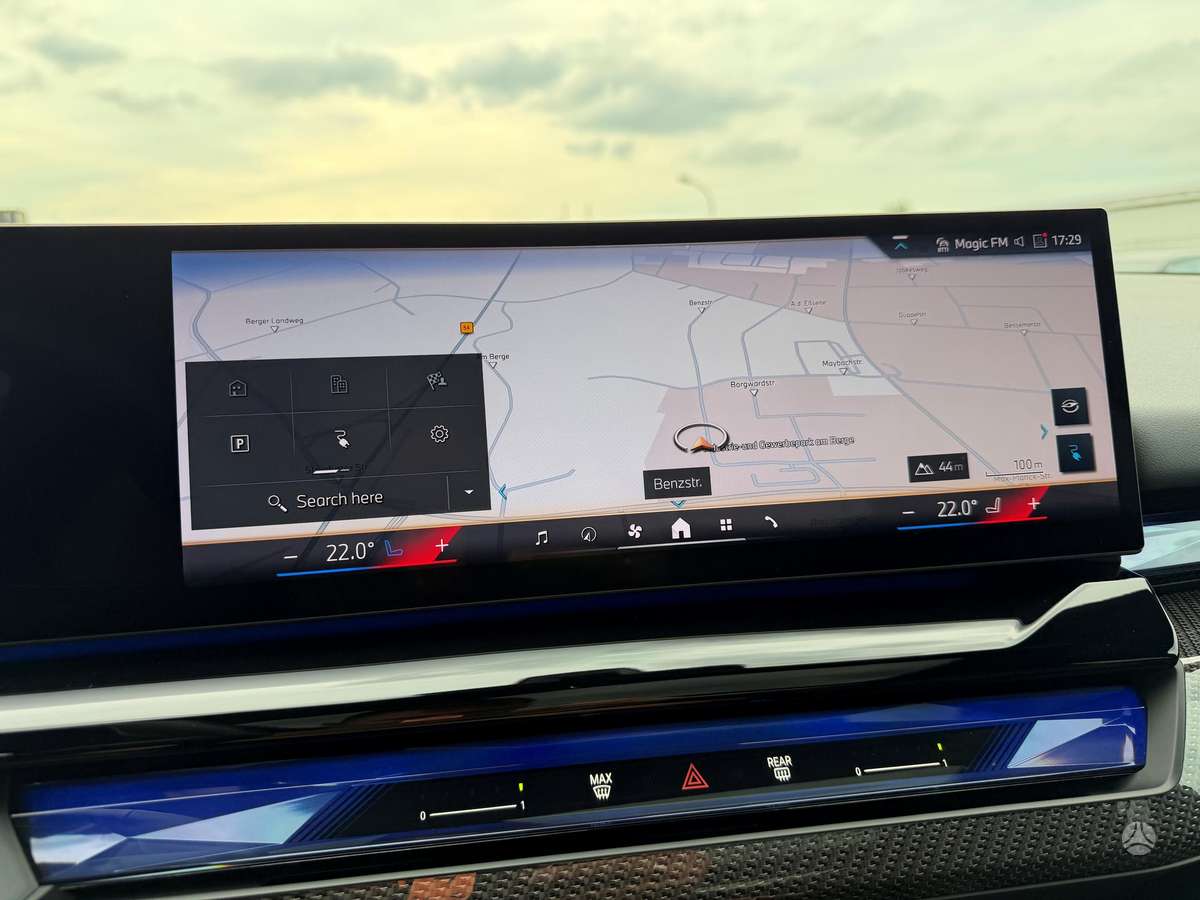 BMW i5, saloon / sedan