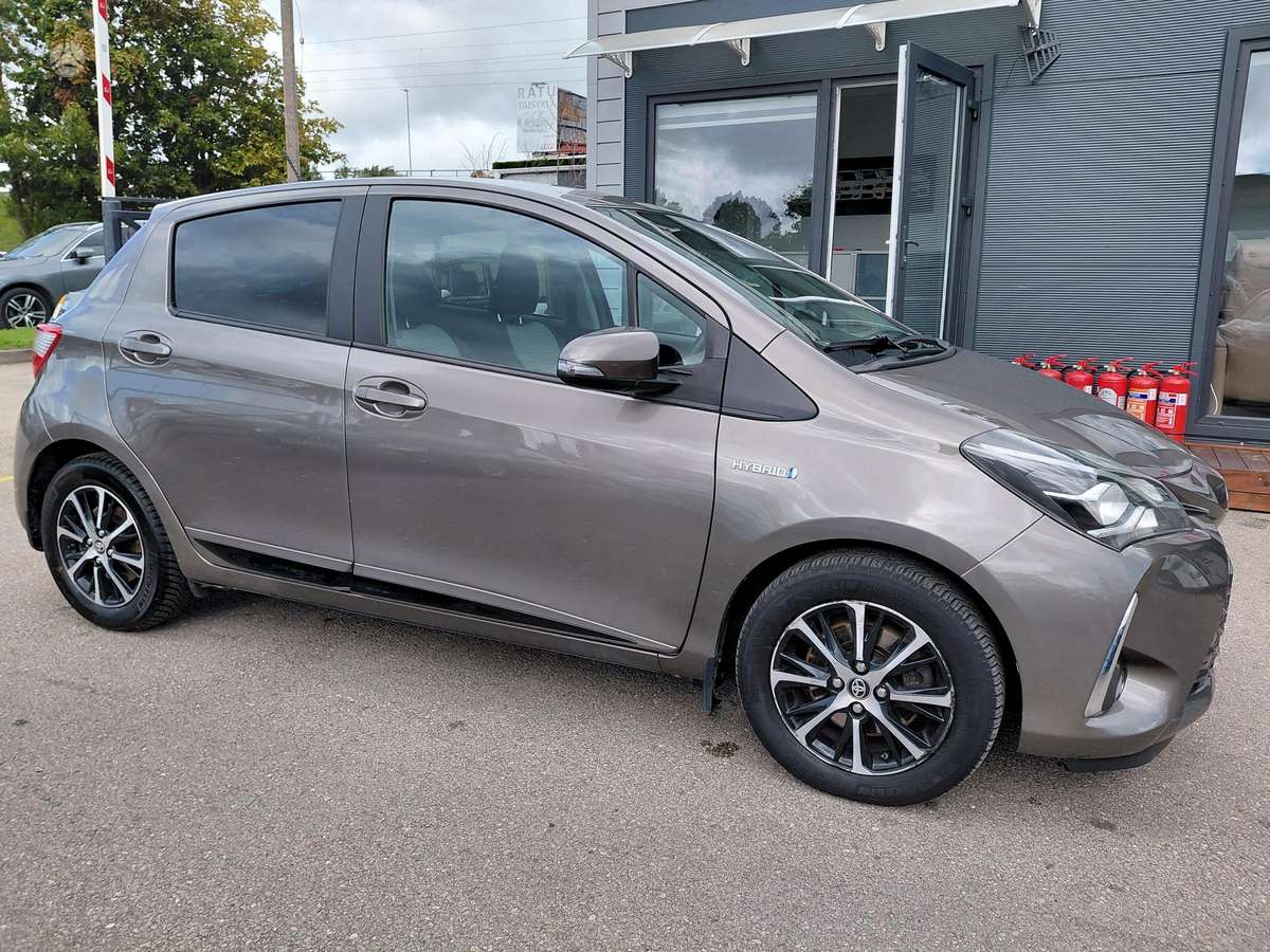 Toyota Yaris - 5