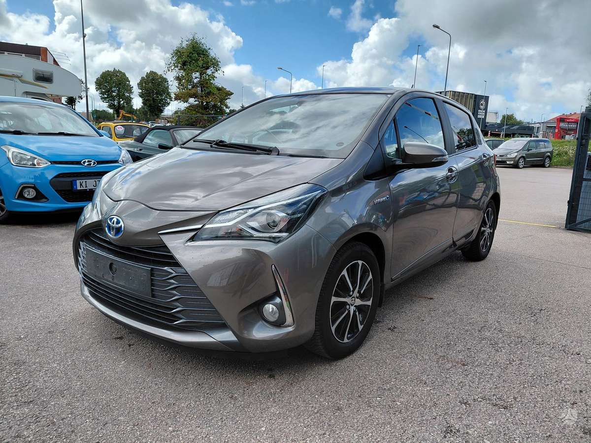 Toyota Yaris - 10