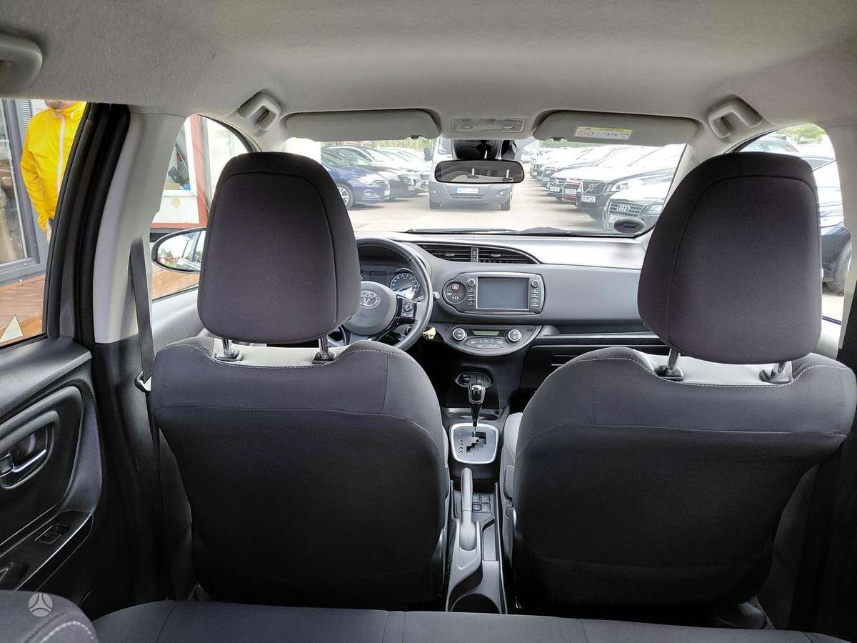 Toyota Yaris - 12