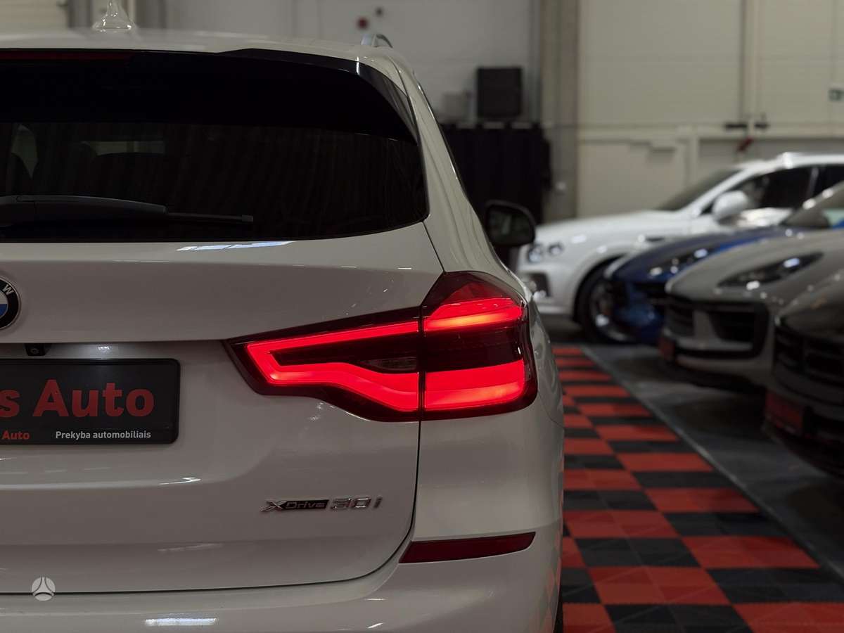 BMW X3, 2.0 l., off-road / crossover