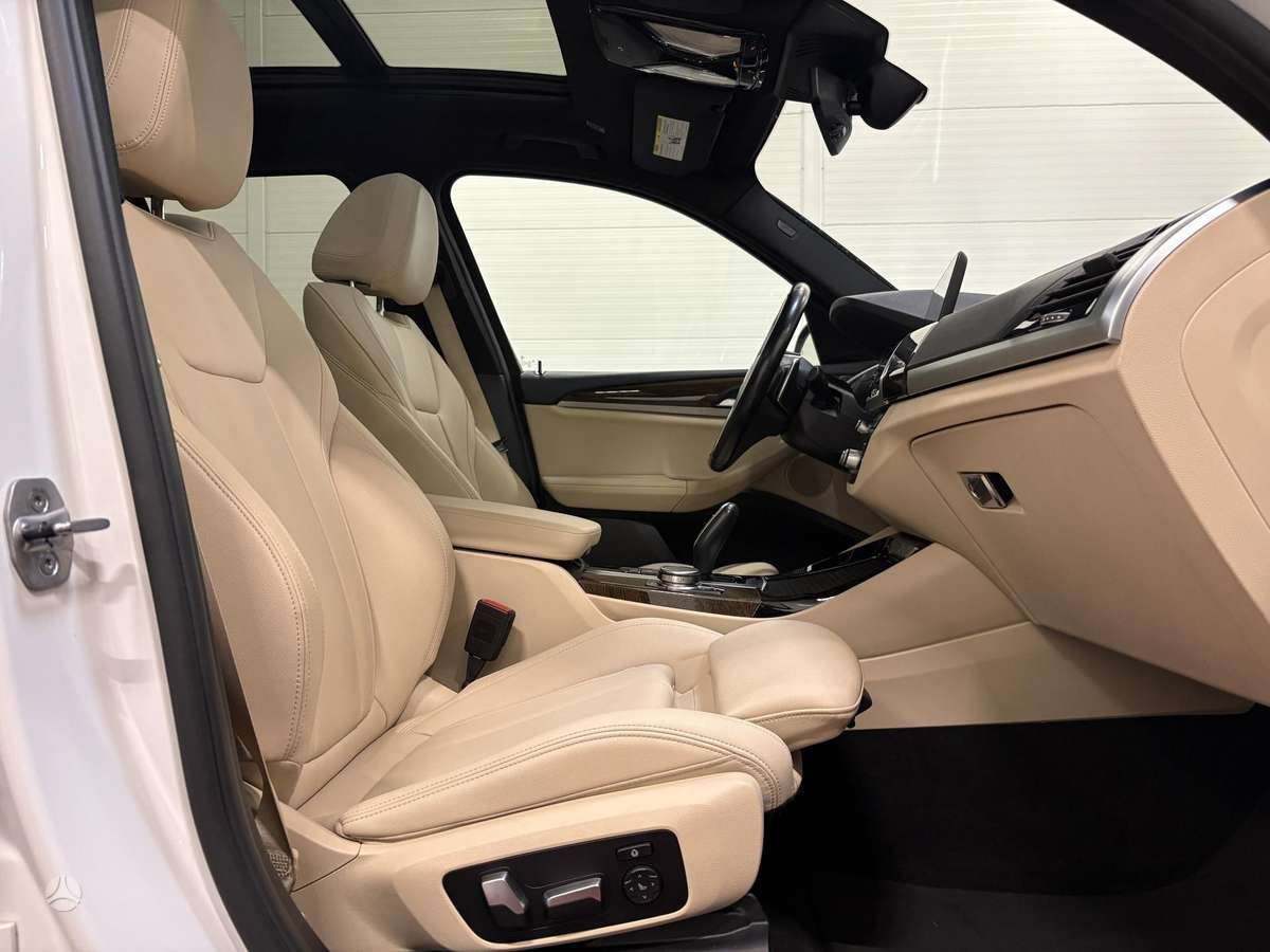 BMW X3, 2.0 l., off-road / crossover