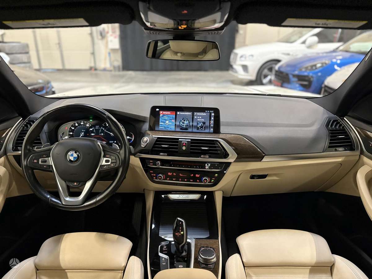 BMW X3, 2.0 l., off-road / crossover