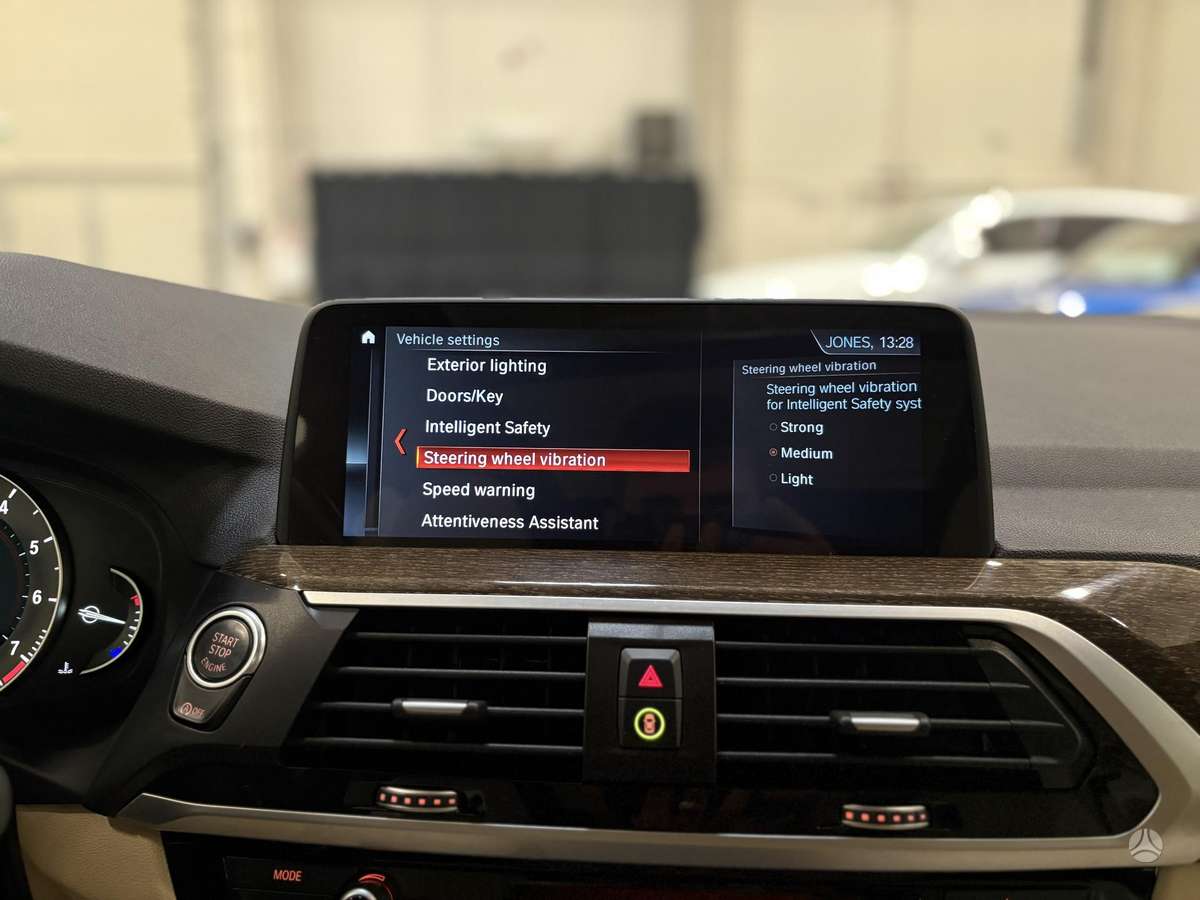 BMW X3, 2.0 l., off-road / crossover