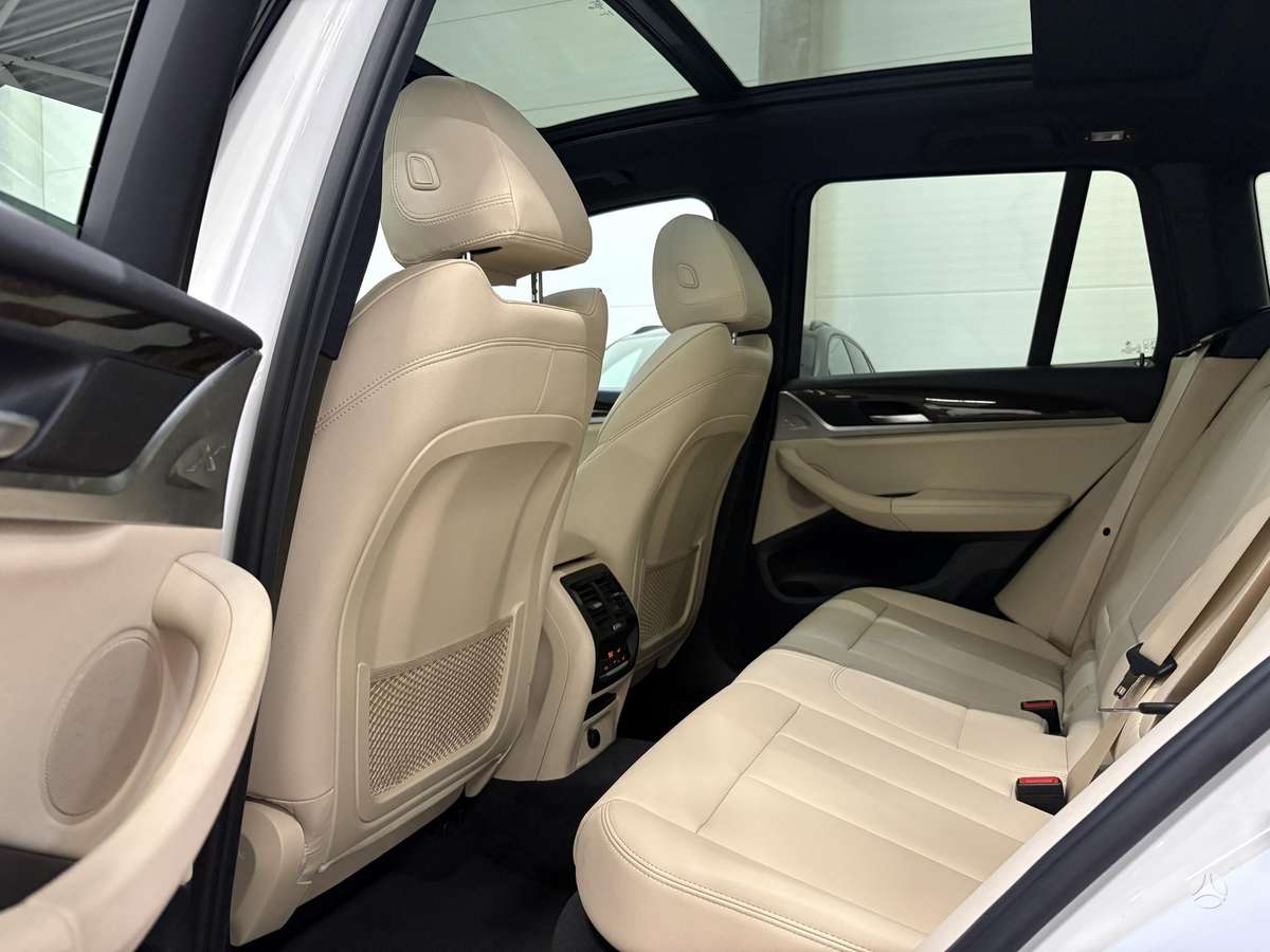 BMW X3, 2.0 l., off-road / crossover