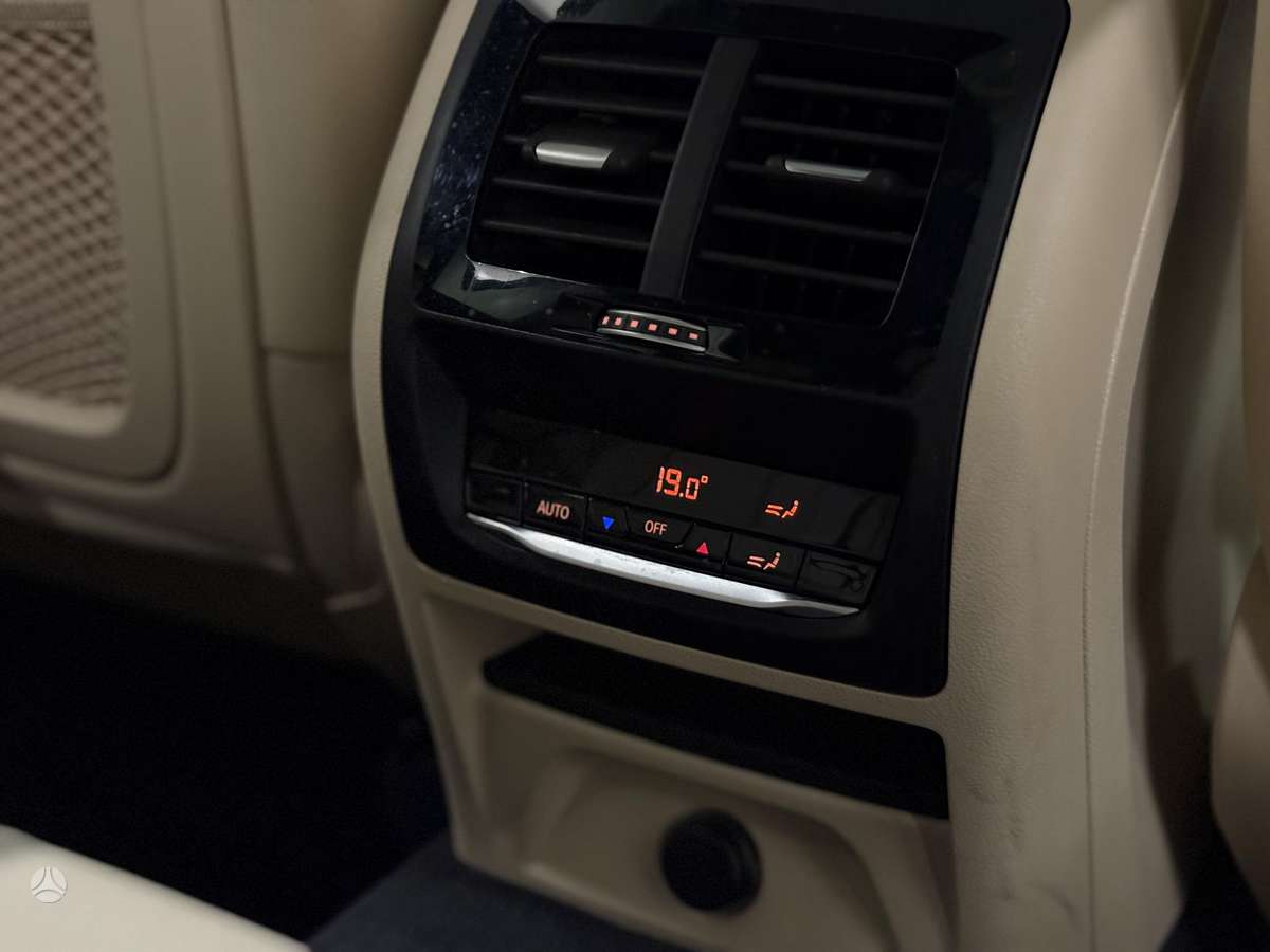 BMW X3, 2.0 l., off-road / crossover