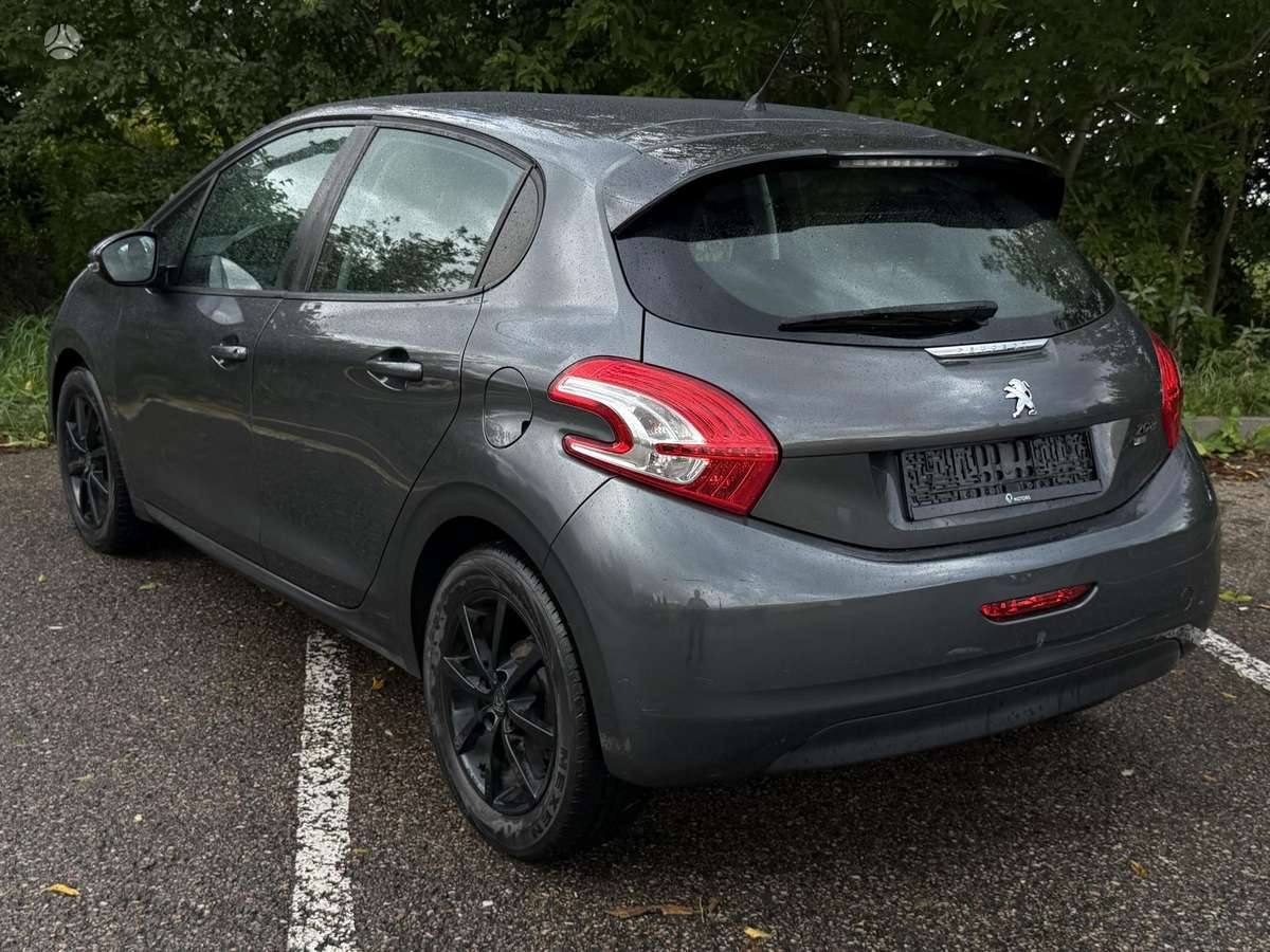 Peugeot 208 - 3