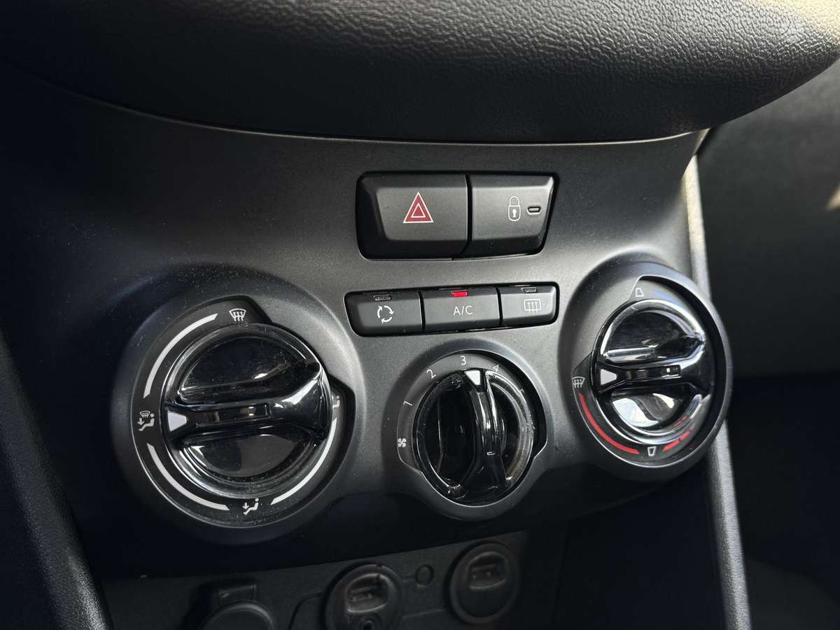 Peugeot 208 - 11