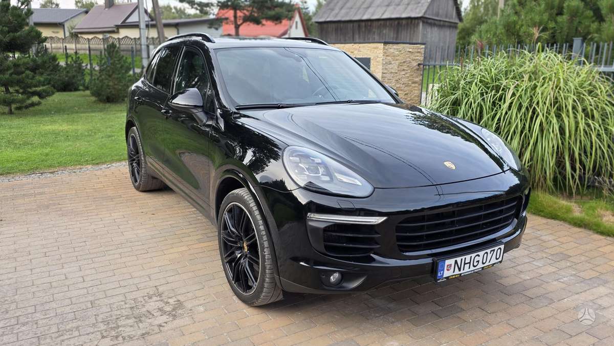Porsche Cayenne - 2