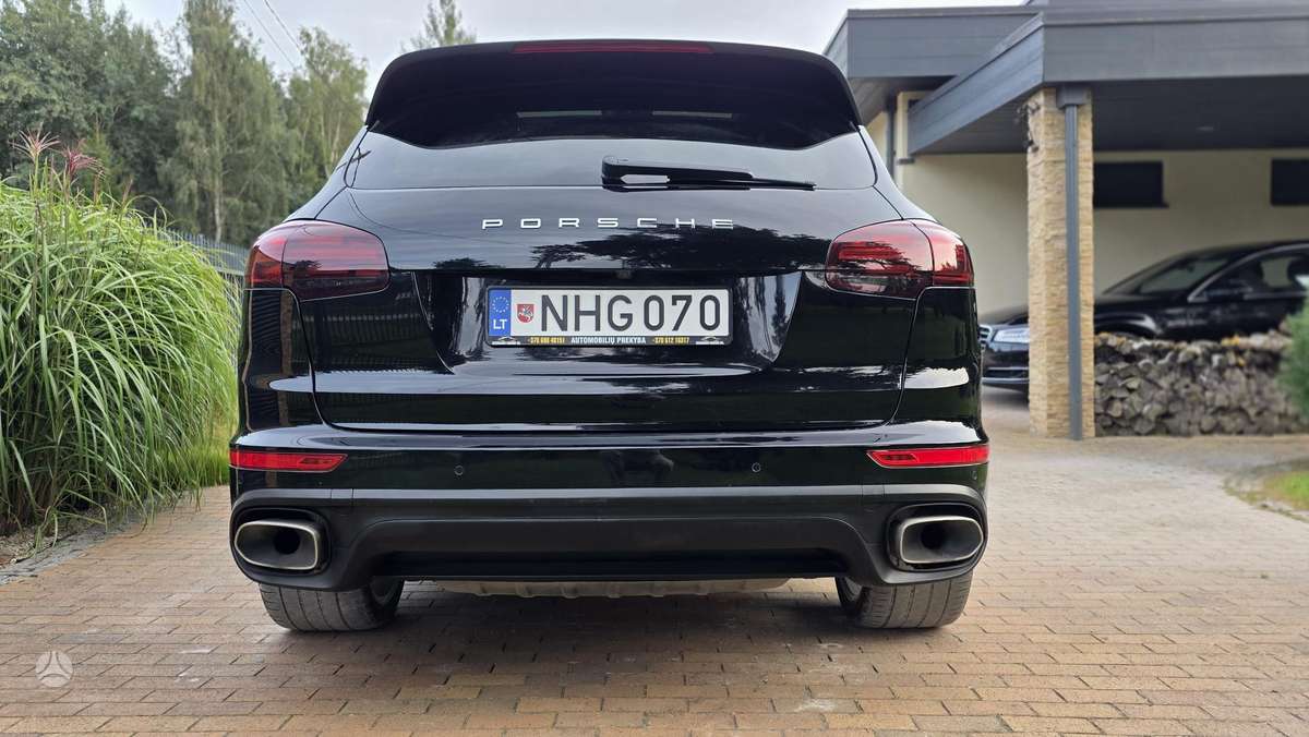 Porsche Cayenne - 6
