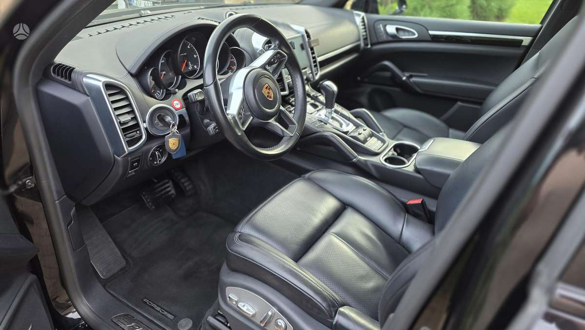 Porsche Cayenne - 8