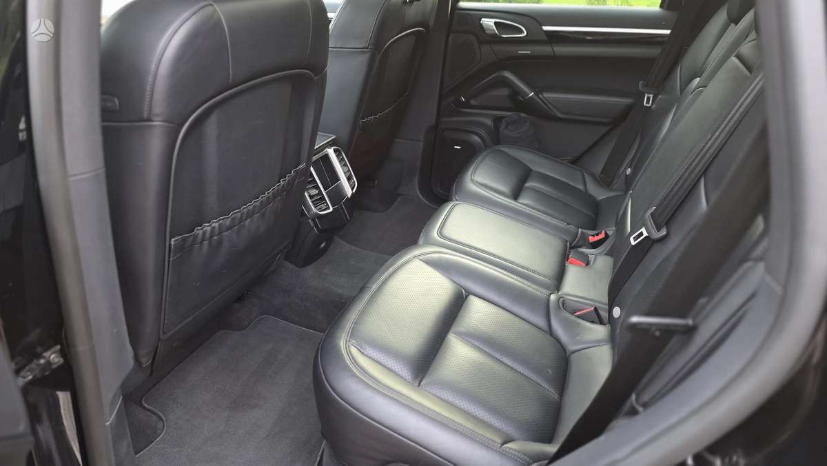 Porsche Cayenne - 12
