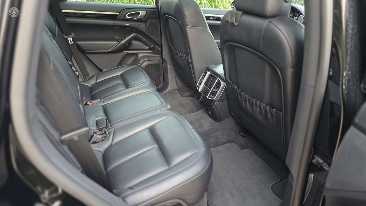 Porsche Cayenne - 11
