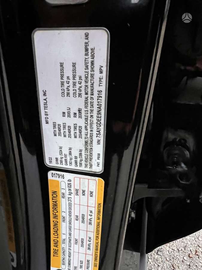 Tesla Model Y, 82 kWh, hatchback