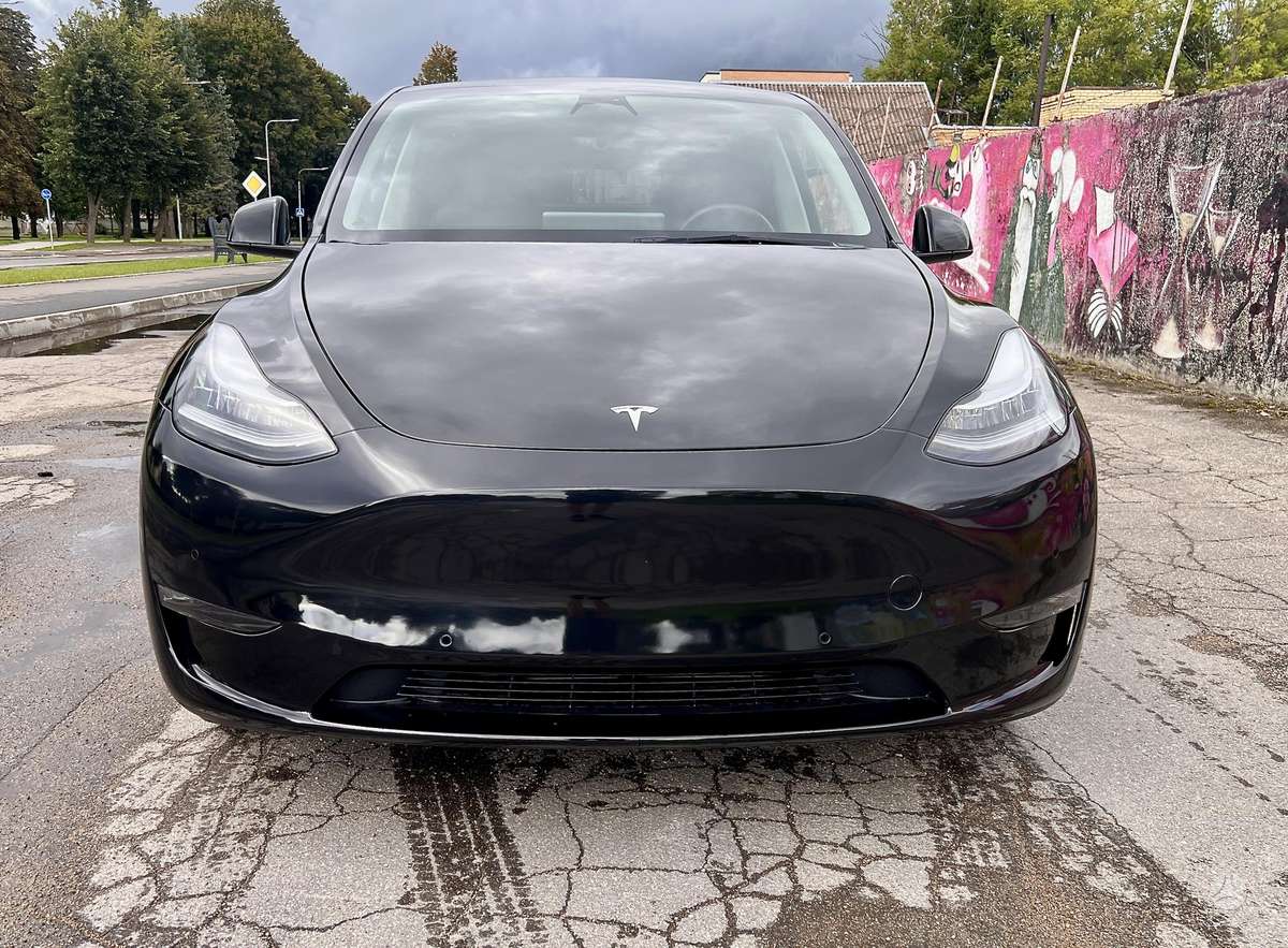 Tesla Model Y, 82 kWh, hatchback