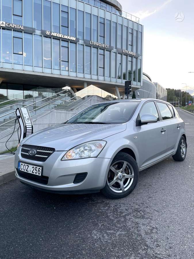 Kia Ceed, 1.6 l., Хэтчбек
