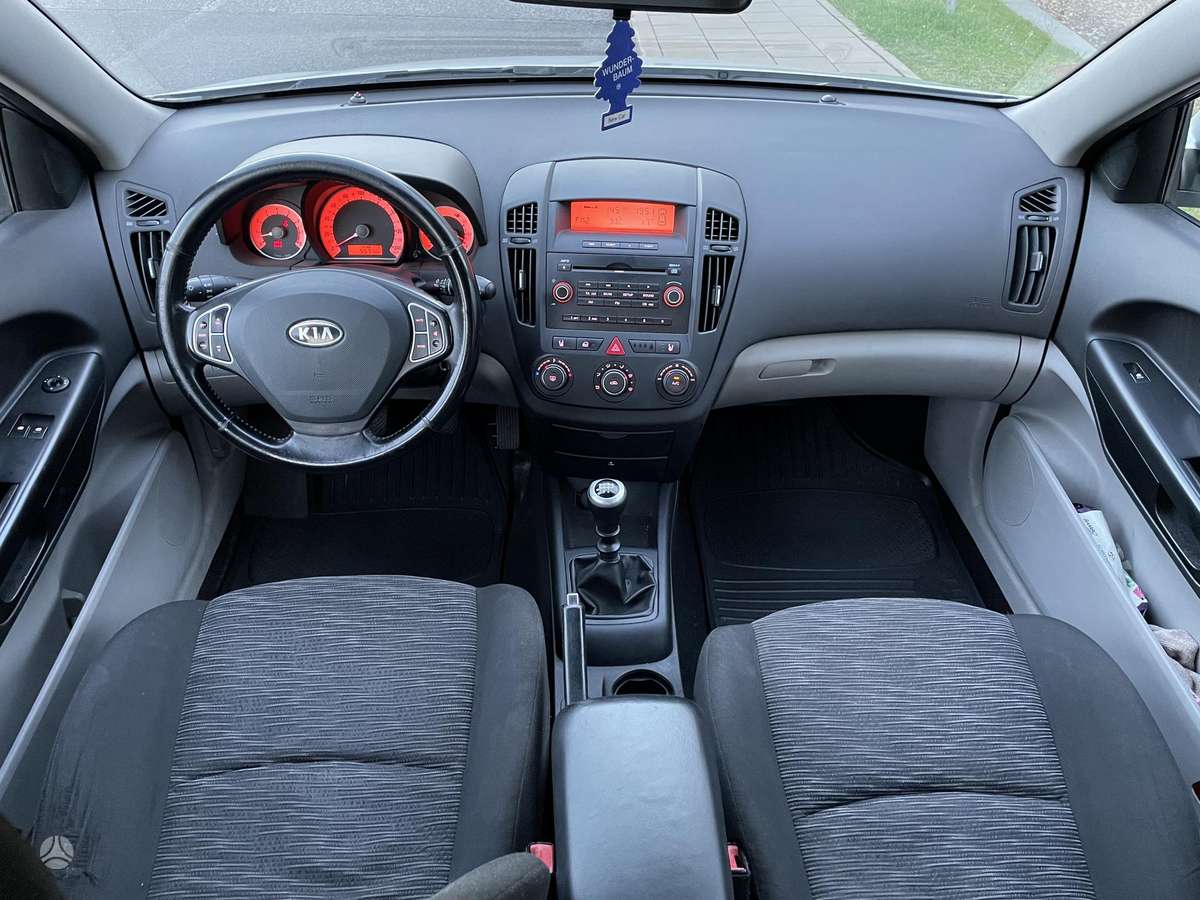 Kia Ceed, 1.6 l., Хэтчбек