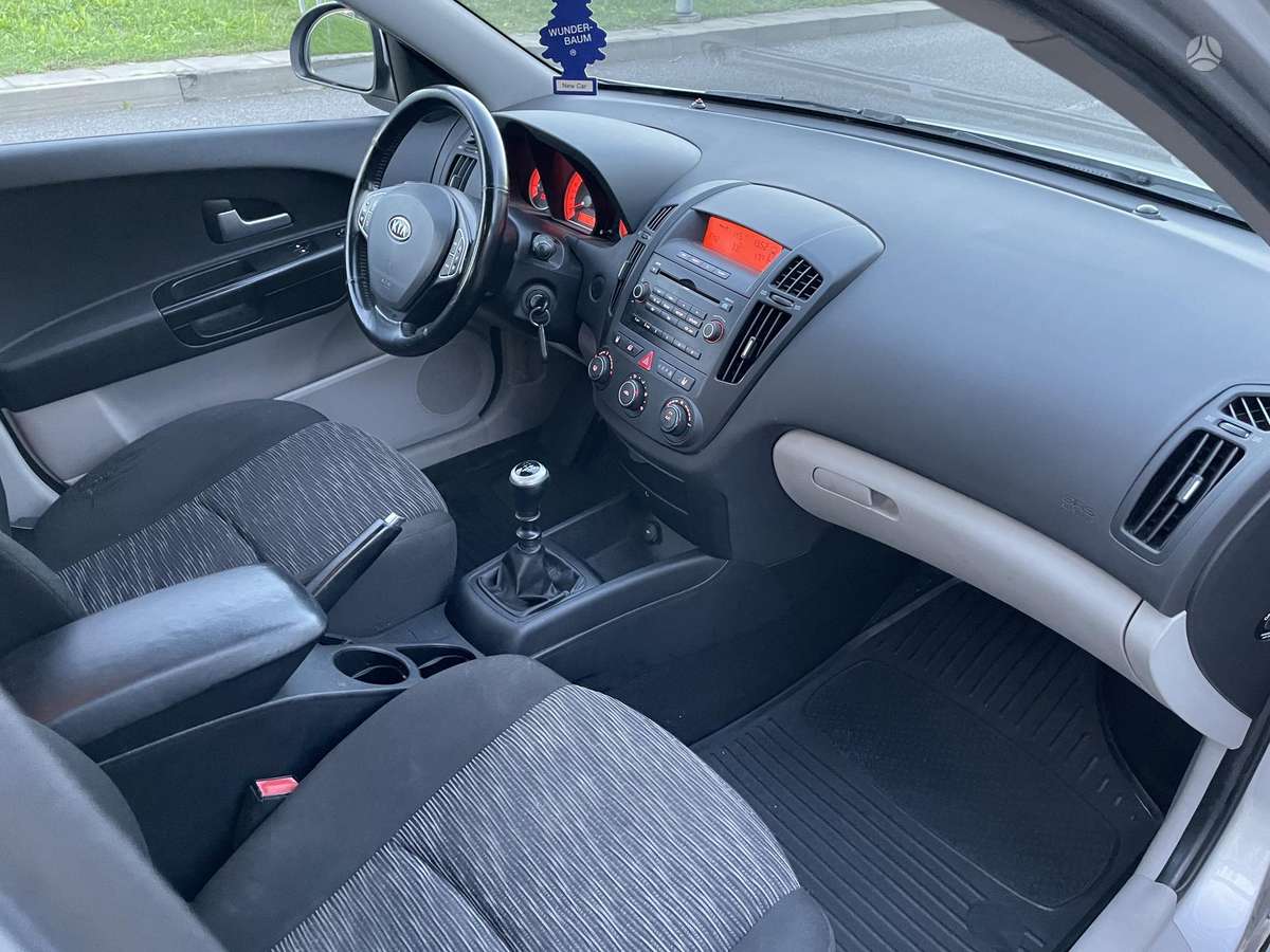 Kia Ceed, 1.6 l., Хэтчбек