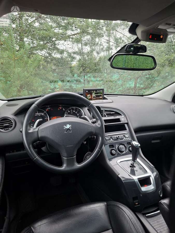 Peugeot 5008 - 11