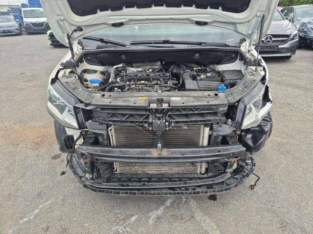 Volkswagen Caddy Maxi - 8