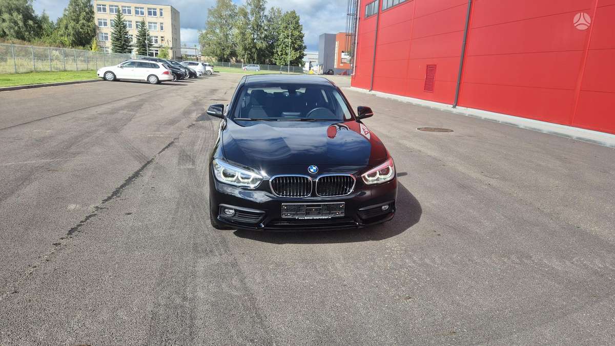 BMW 118, 1.5 l., Хэтчбек