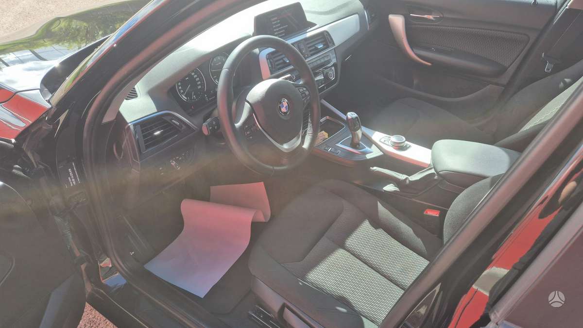 BMW 118, 1.5 l., hatchback